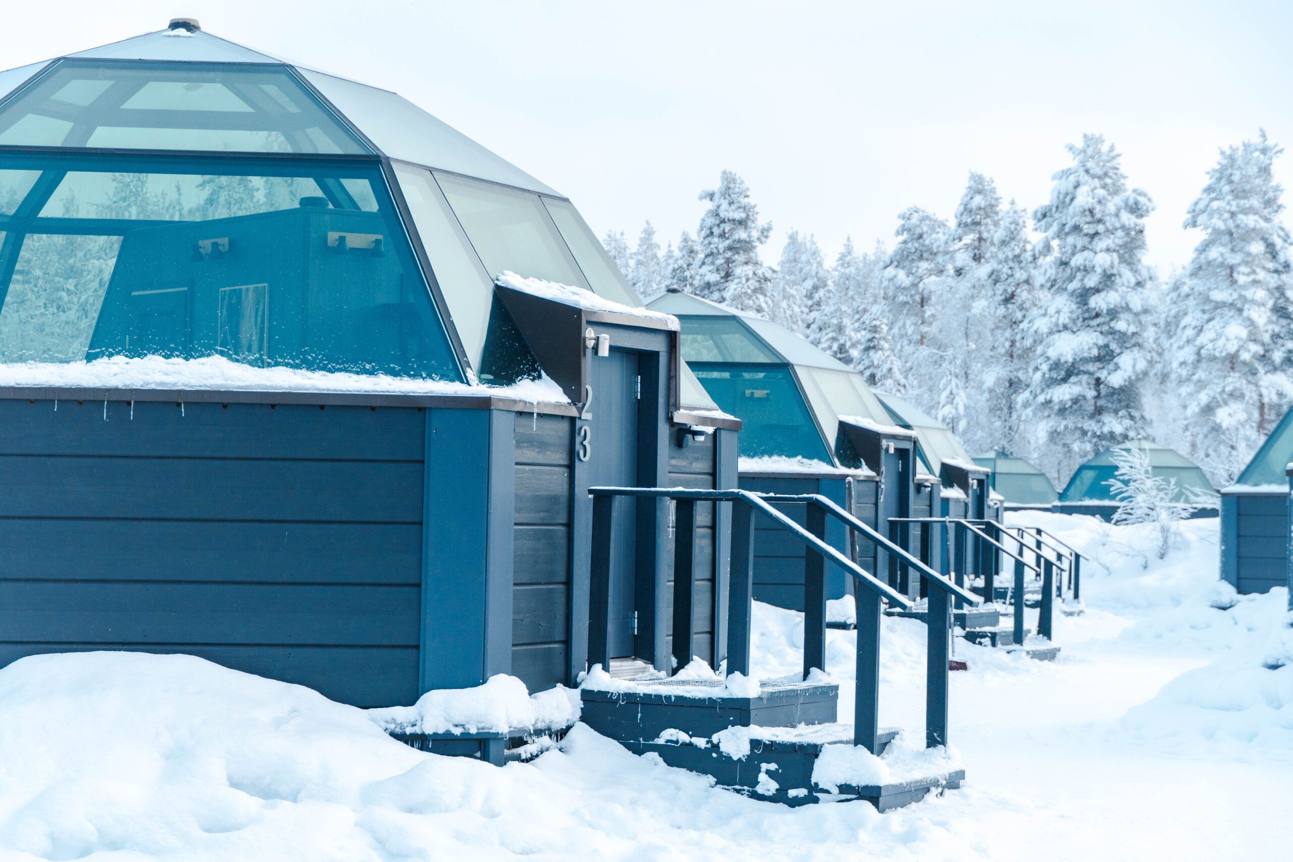 Glass igloos - Winter wedding planning by Rovaniemi Weddings