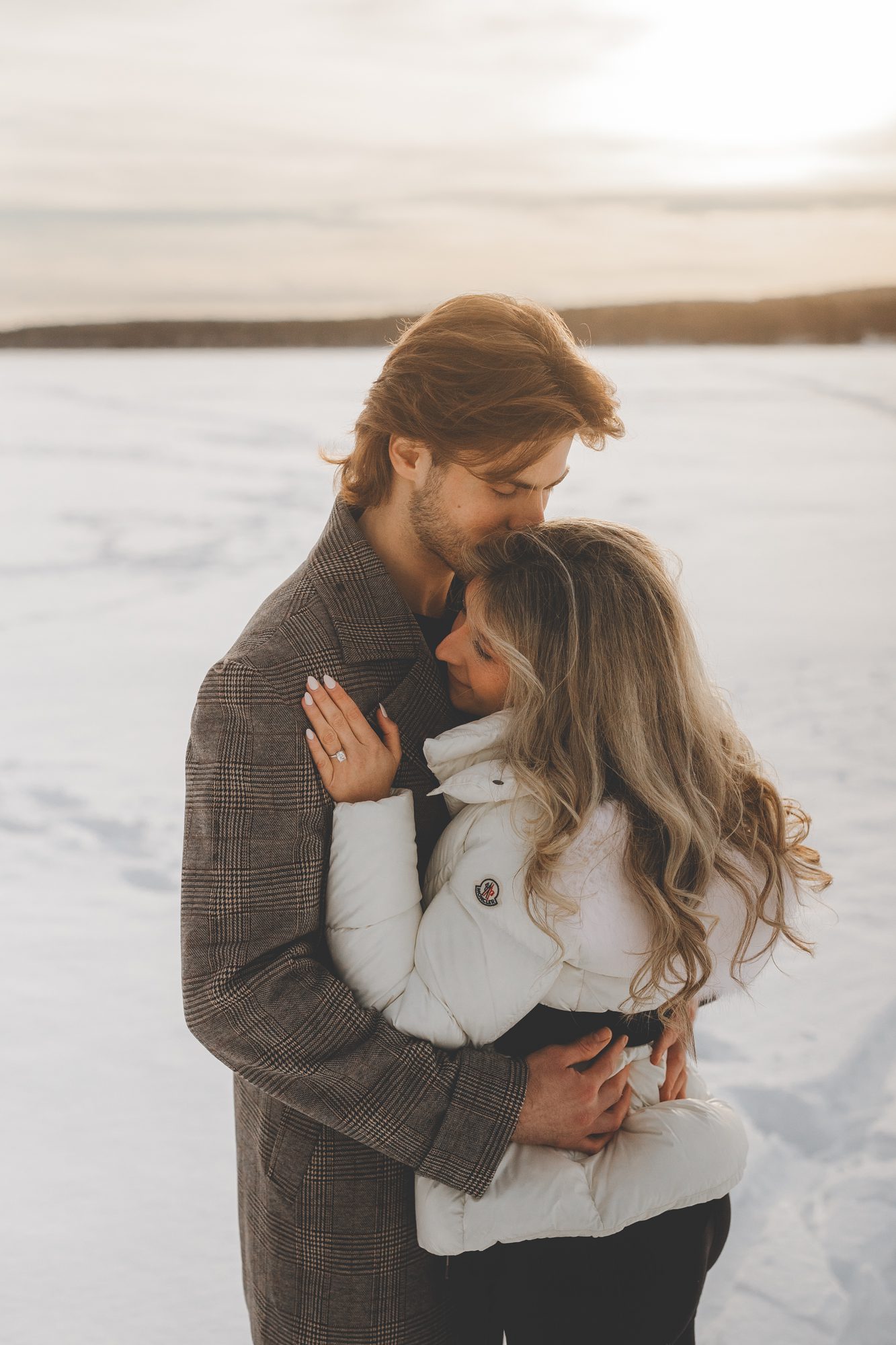 Valkokuvaaja Tina Proposals by Rovaniemi Weddings 3