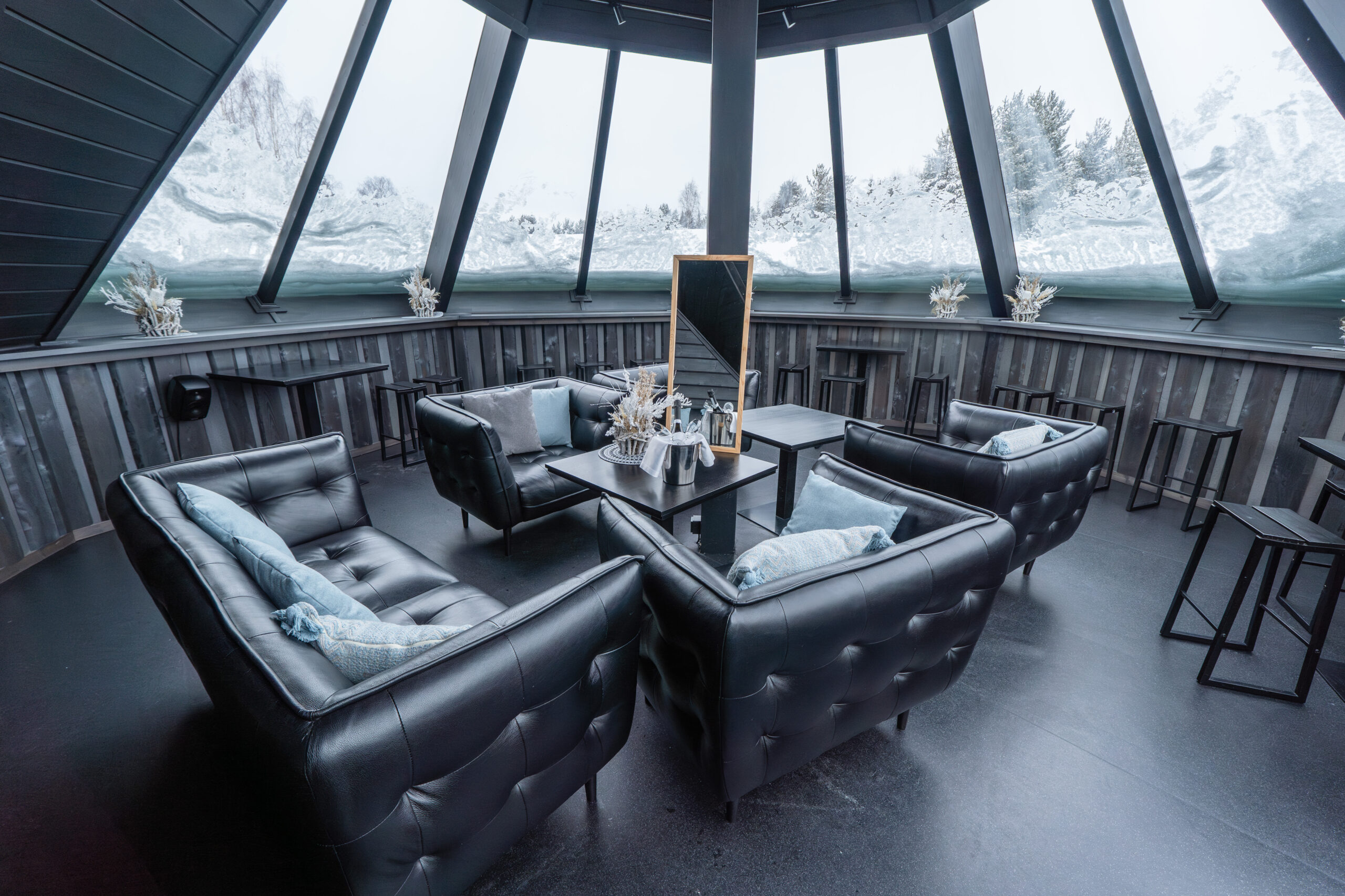 wedding planning by Rovaniemi Weddings preparation - Arctic SnowHotel & Glass Igloos
